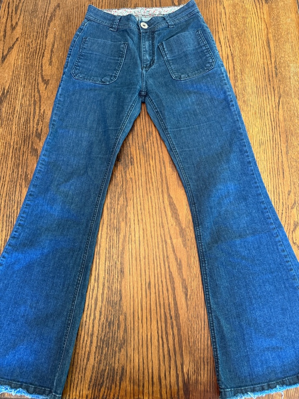 MOB Flare Leg Jeans Dark Wash Raw Hem Patch Pocket 70s Retro Vibe